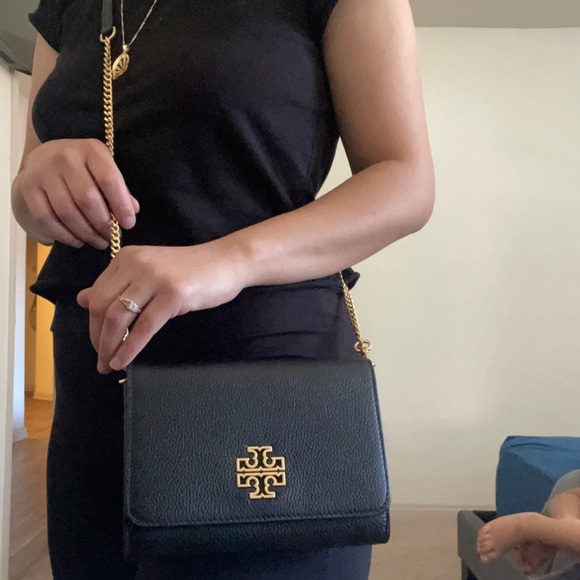 New , authentic tory burch crossbody - Picture 16 of 16